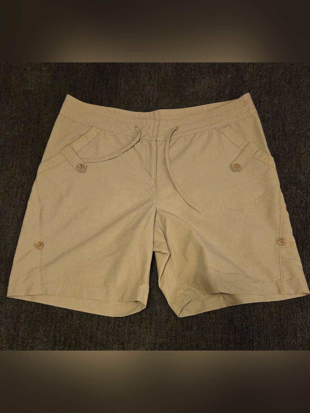 Merrell Women's Light Beige Cargo Shorts. UPF 50. Size 12